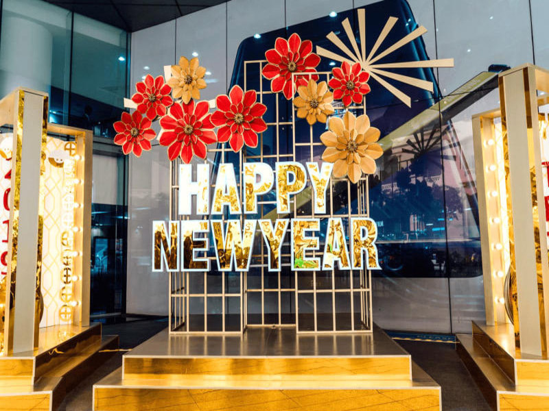 Một số ý tưởng trang trí Tết văn phòng độc đáo, ấn tượng