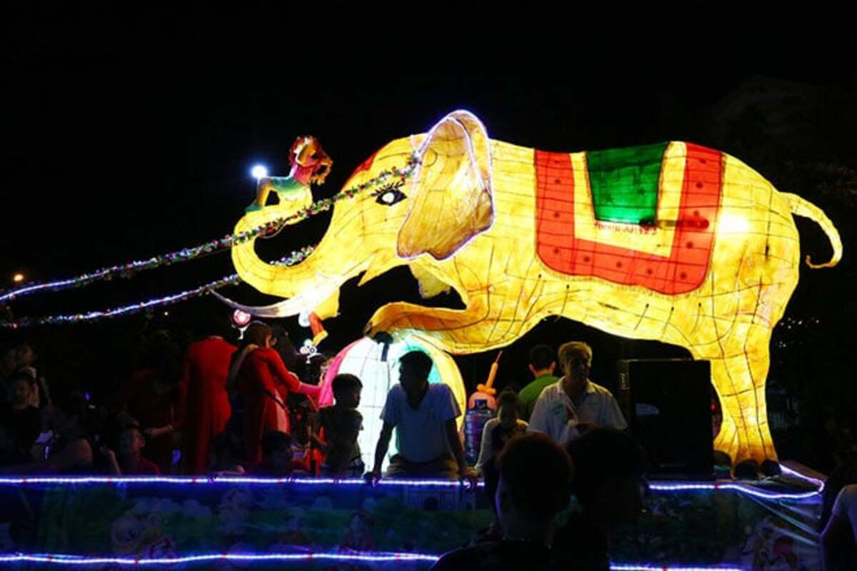 Mãn nhãn với loạt mô hình đèn Trung thu Tuyên Quang độc đáo