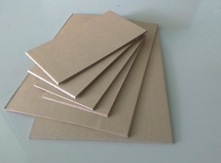 Bìa carton cứng, giấy bìa carton cứng, giá giấy bìa carton cứng, bán bìa carton cứng, mua bìa carton cứng, giá bìa carton cứng, bìa carton cứng mua ở đâu, thùng carton bìa cứng, thùng carton siêu cứng