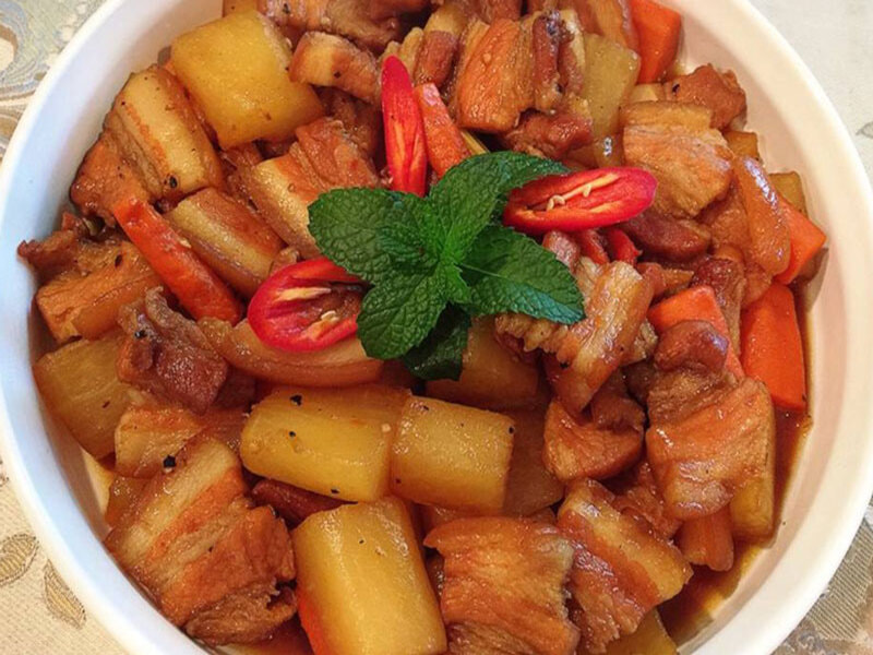 Thịt heo kho củ cải