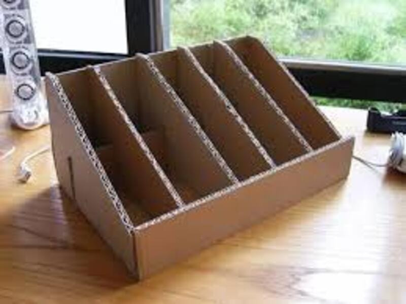 4 bước làm kệ sách bằng giấy carton hình khung xương cá dễ dàng, nhanh chóng