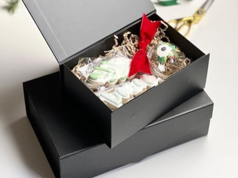 Xưởng in hộp carton màu đen sang - xịn - mịn, giá cả hợp lý 14 Tại sao nên chọn in hộp carton màu đen cho thương hiệu?