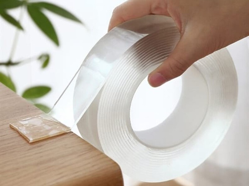 Băng dính dán tường siêu chắc: Treo đồ không cần khoan 8 Băng dính dán tường là gì? Tại sao nên sử dụng thay vì đinh vít?