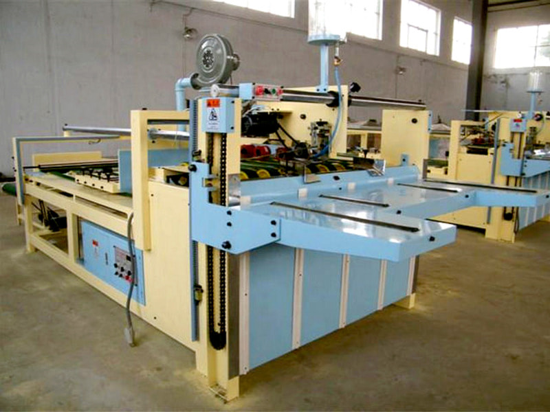Máy dán băng keo thùng carton – Giải pháp đóng gói hiệu quả 10 Ứng dụng thực tế của máy dán thùng băng keo tự động